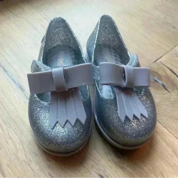 MINI MELISSA Bow Tie Mary Jane Loafer, Size 6 - Picture 2 of 5